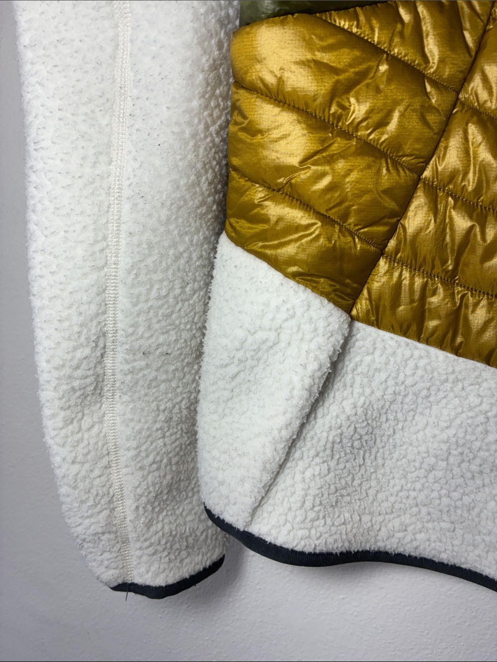 MOUNTAIN HARDWEAR Altius Hoody Fleece Puffer - Picture 6 of 16